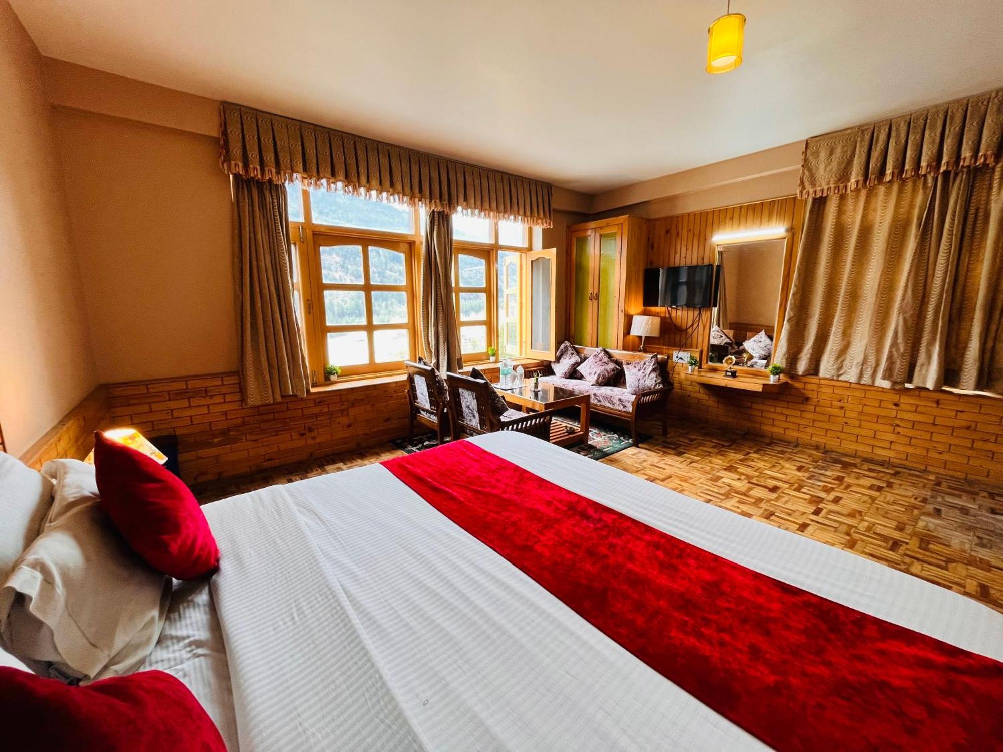 Hotel Hollywood Manali - Scenic River & Mountain View With Premium Rooms Екстер'єр фото