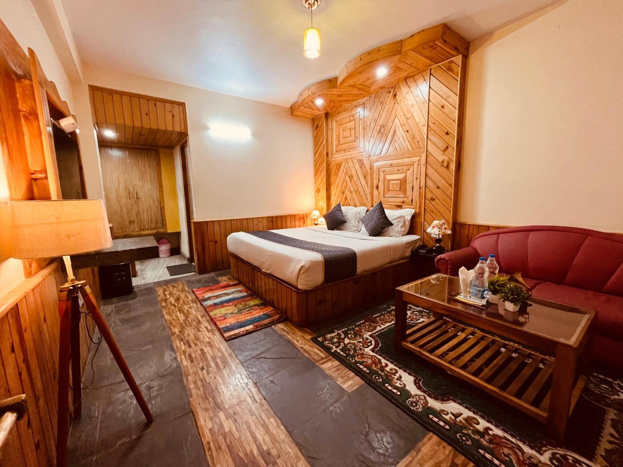 Hotel Hollywood Manali - Scenic River & Mountain View With Premium Rooms Екстер'єр фото